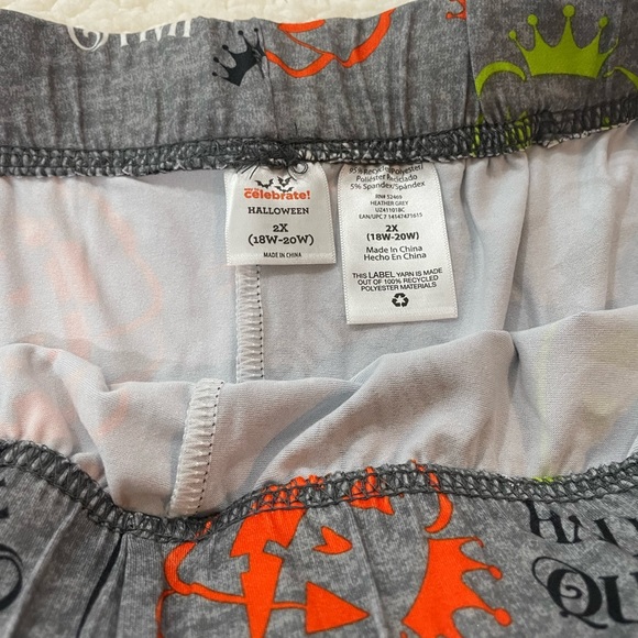 🆕 Halloween Jogger “Hallo Queen” Pajama PJ Pants - Picture 8 of 9